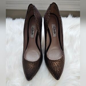 Clarks Women's Bronze Textured Heels